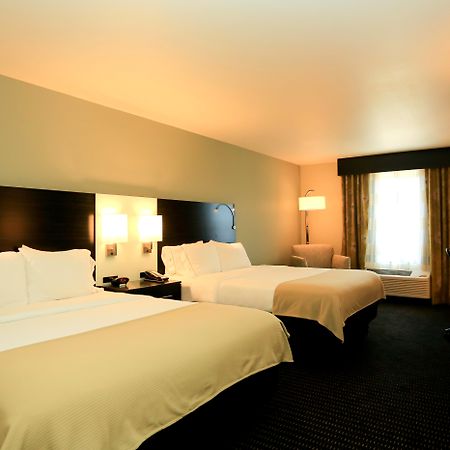 Holiday Inn Express & Suites Marion Northeast By Ihg Room photo