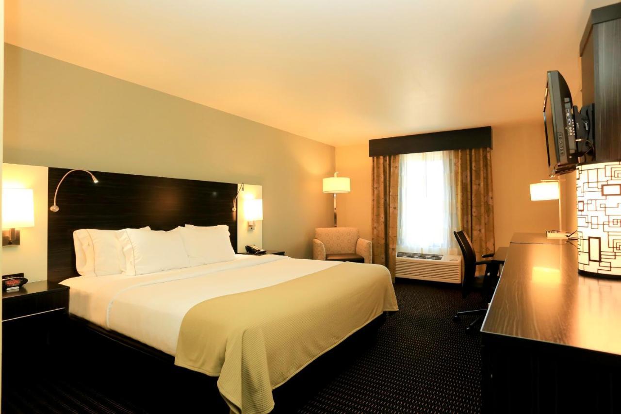 Holiday Inn Express & Suites Marion Northeast By Ihg Exterior photo